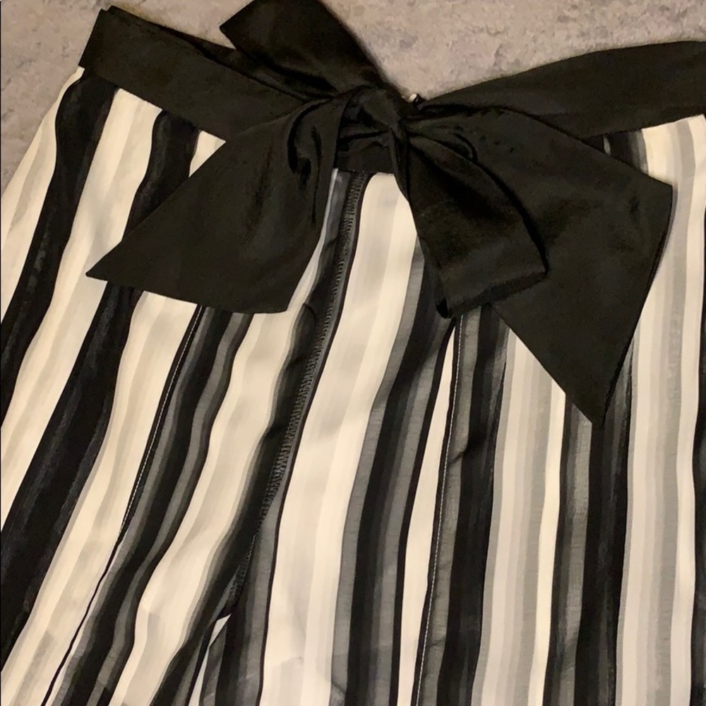 Knot your average sheer black and white pants. - Picture 2 of 4